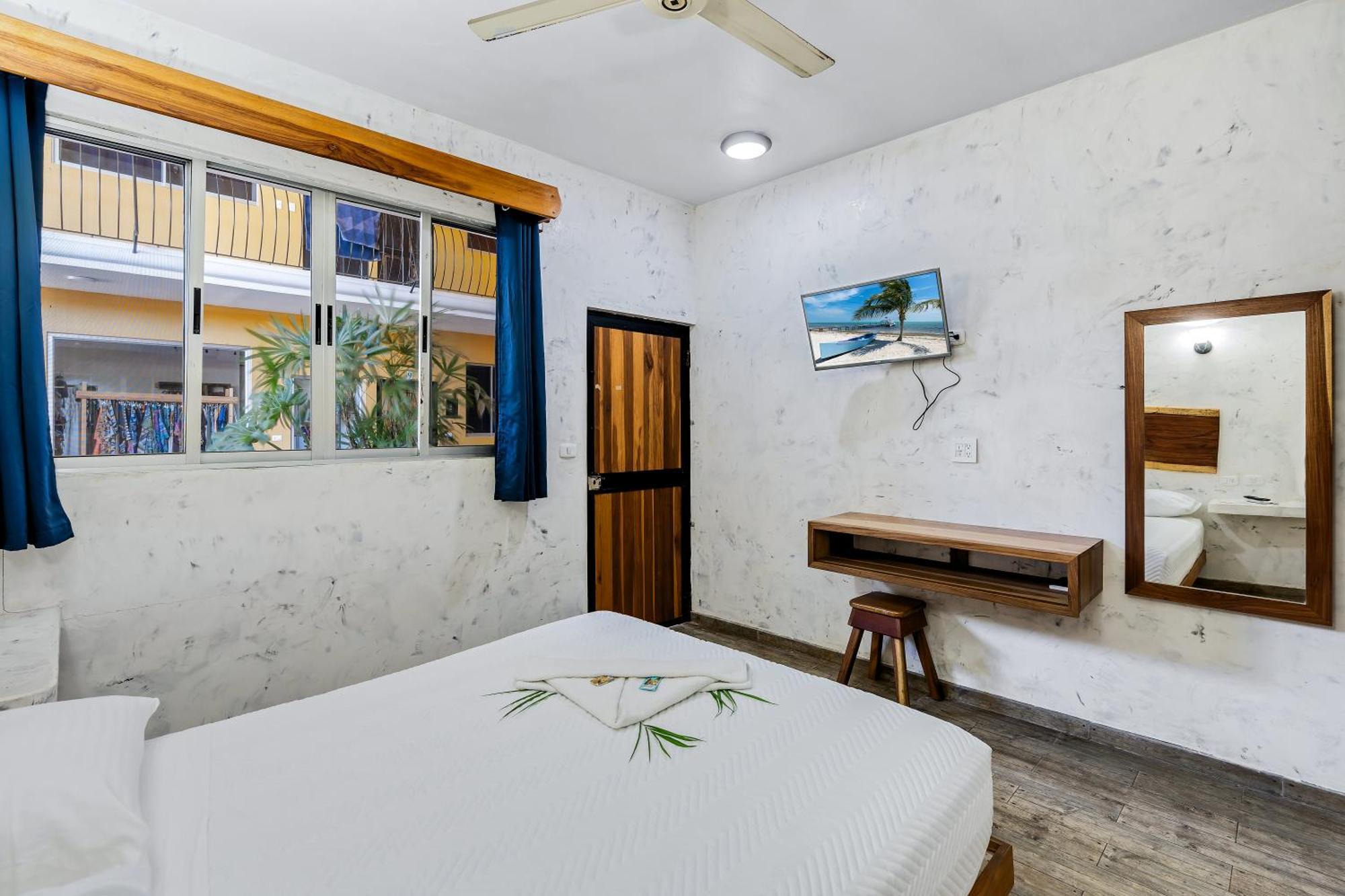 Hotel Tamarindo Inn - 1 Mi To Tamarindo Beach 외부 사진