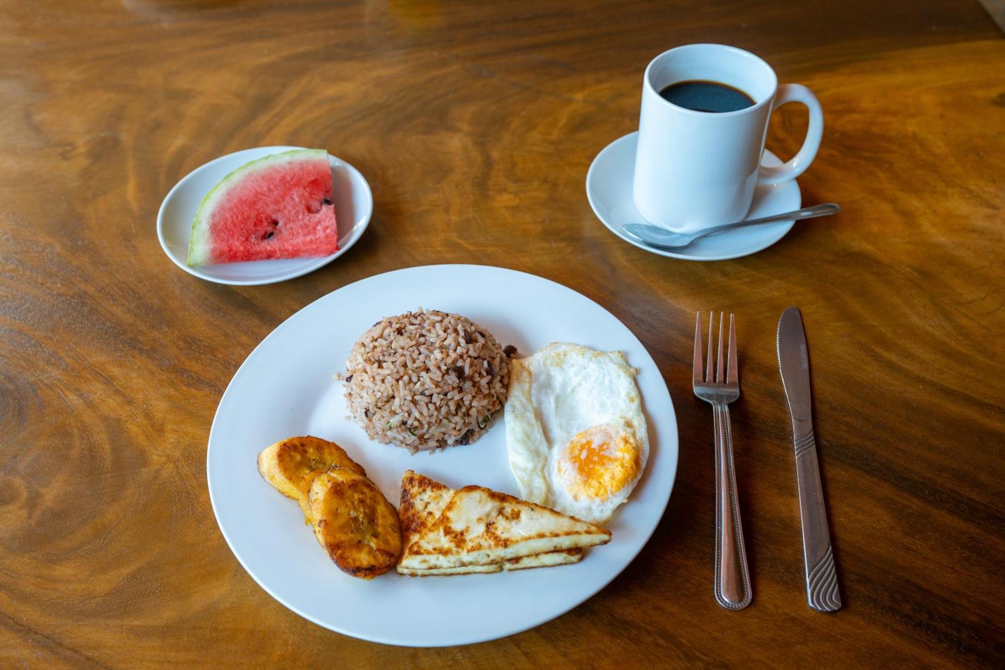 Hotel Tamarindo Inn - 1 Mi To Tamarindo Beach 외부 사진